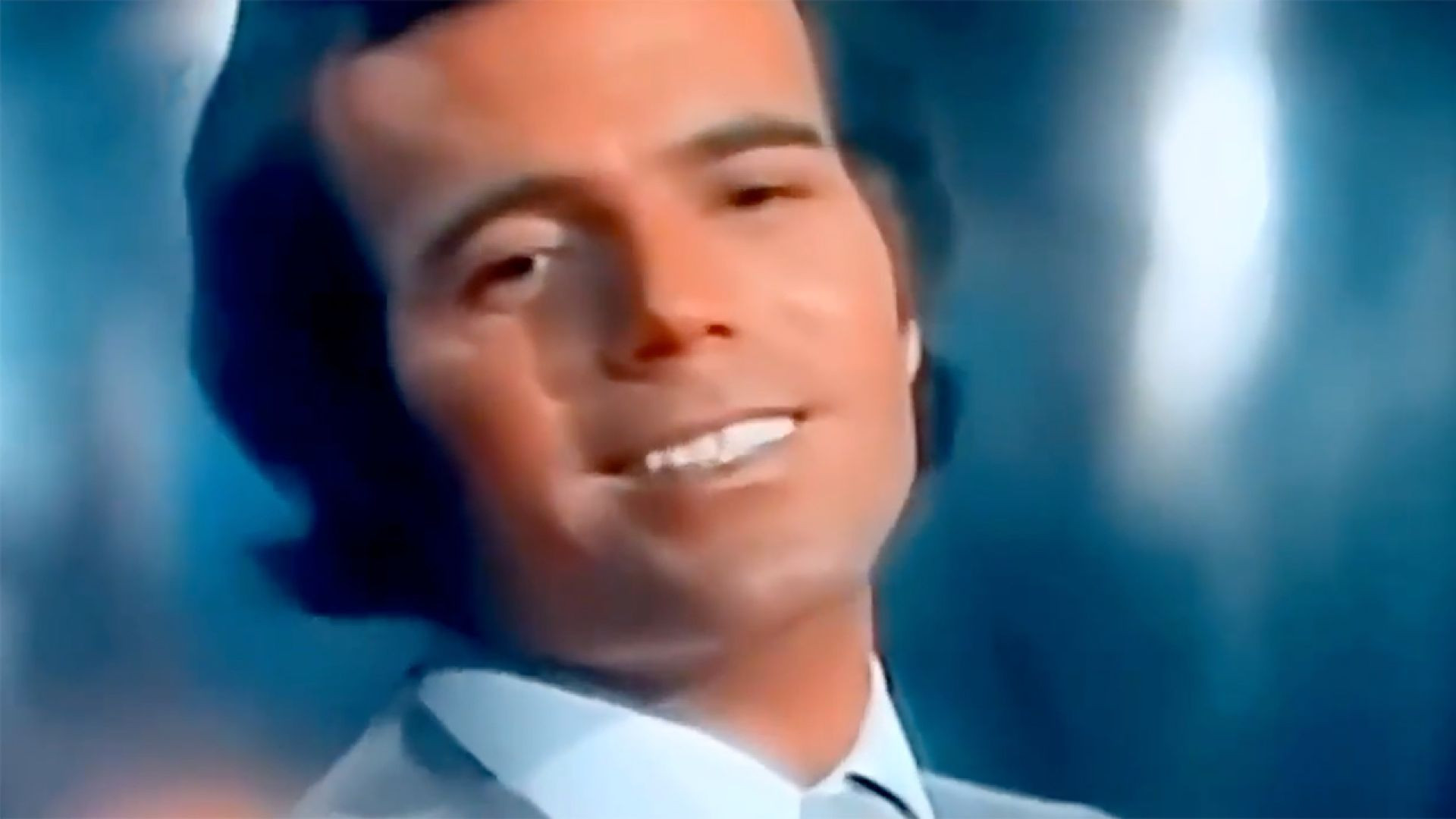 ⁣Julio Iglesias - A Veces Tu, A Veces Yo