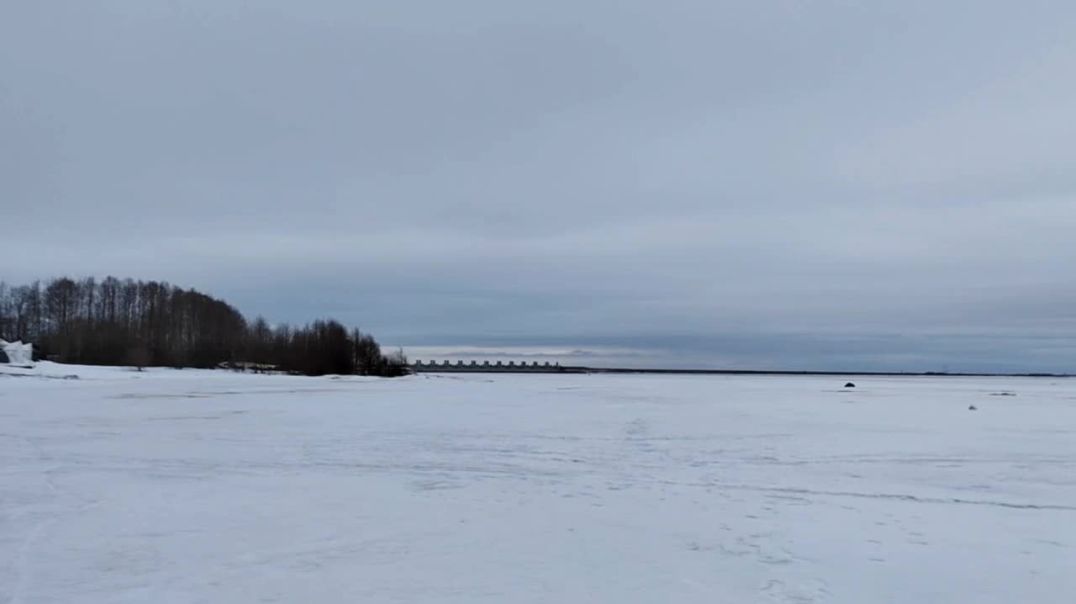 На Финском заливе в марте. Отдых на льду залива.