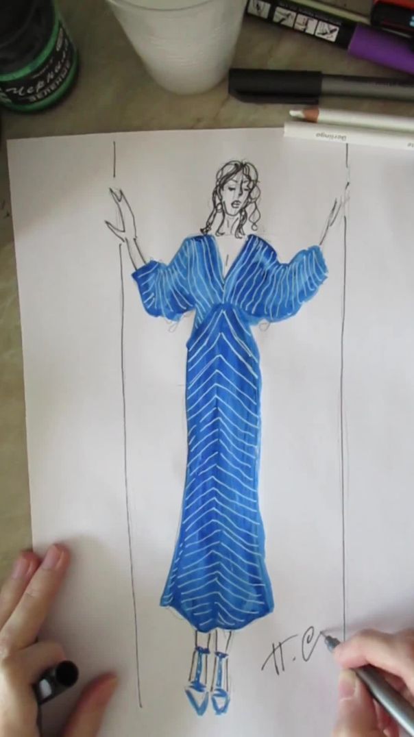 Фэшн иллюстрация синей тушью, линером и акриловым маркером #fashionillustration #sketch #draw #art