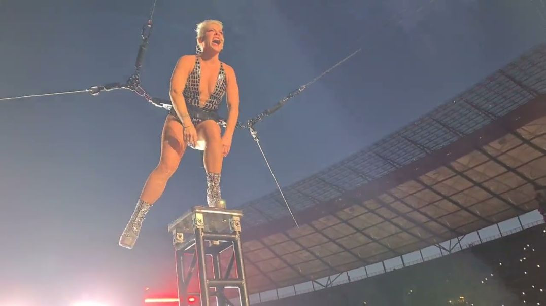 P!nk - So what Berlin Olympiastadion 28 06 2023