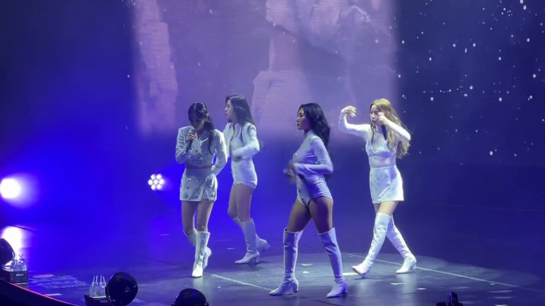 ⁣19 Starry Night + Windflower (MAMAMOO MyCon Chicago)