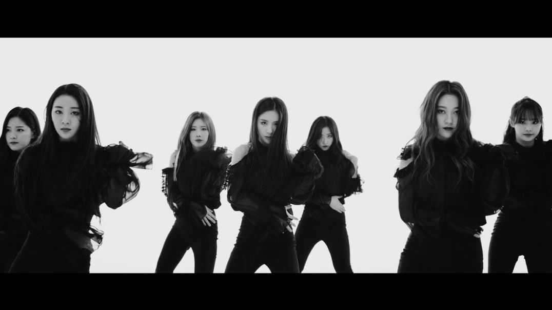 ⁣이달의 소녀 (LOONA) "Butterfly" [MV]